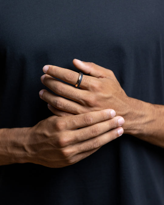 6mm Gold-plated titanium and Carbon ring