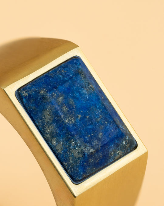 18k gold plated Titanium signet ring with Lapis Lazuli stone