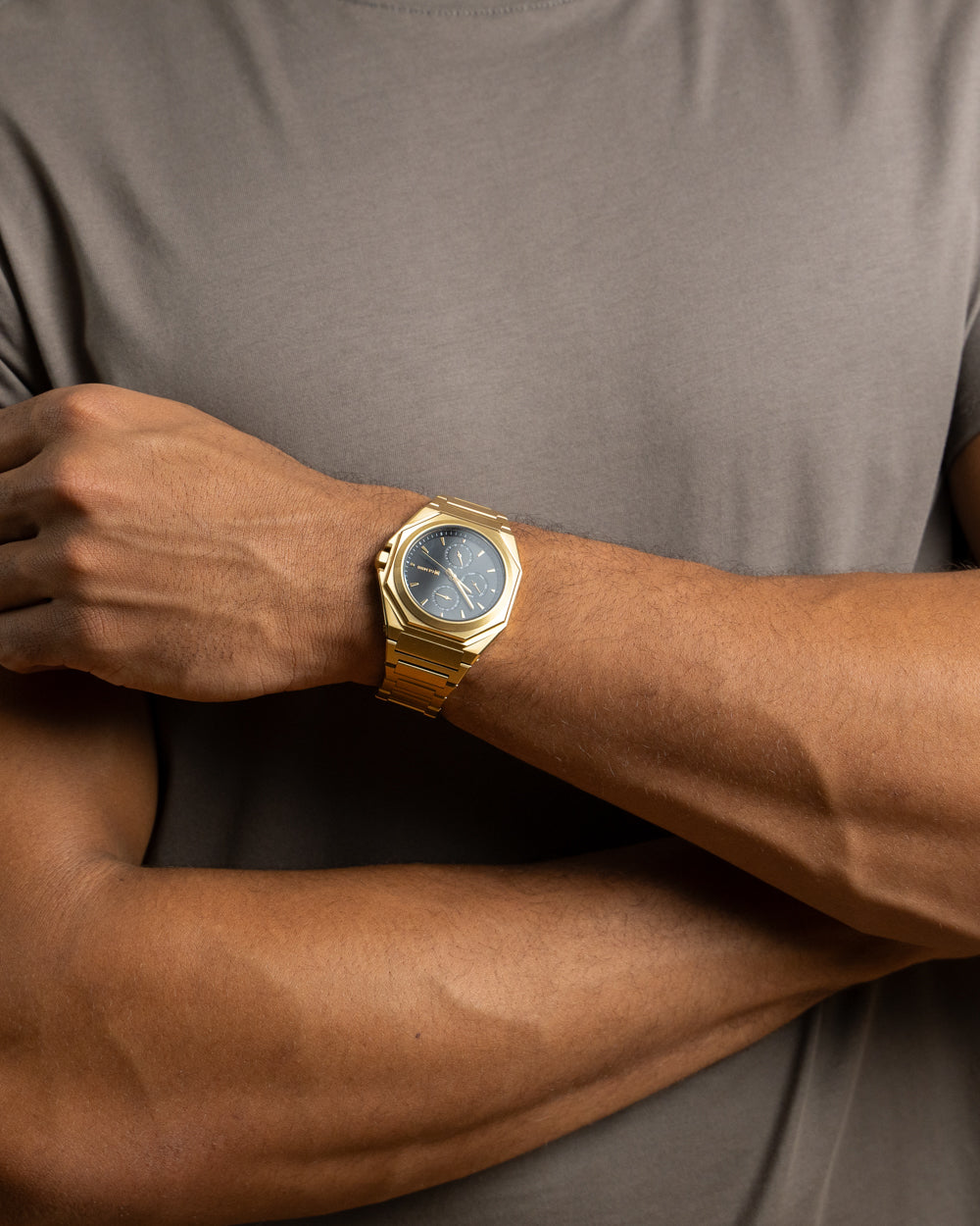 42mm full stainless steel watch with golden finish