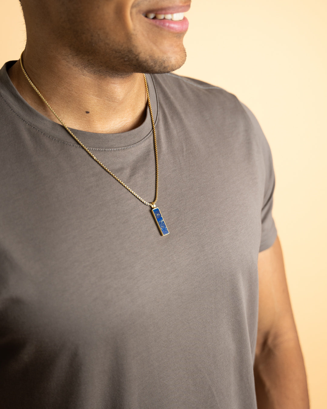 Gold-plated stainless steel necklace with a Lapis Lazuli stone