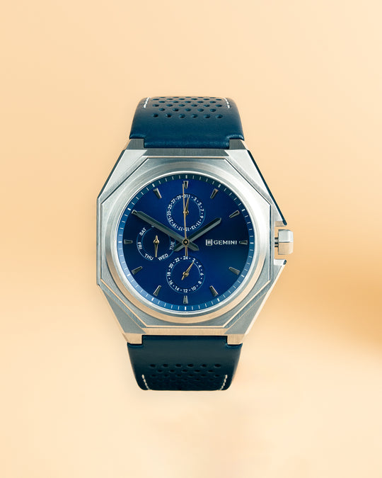 44mm Horloge met geperforeerde band uit Italiaans leer