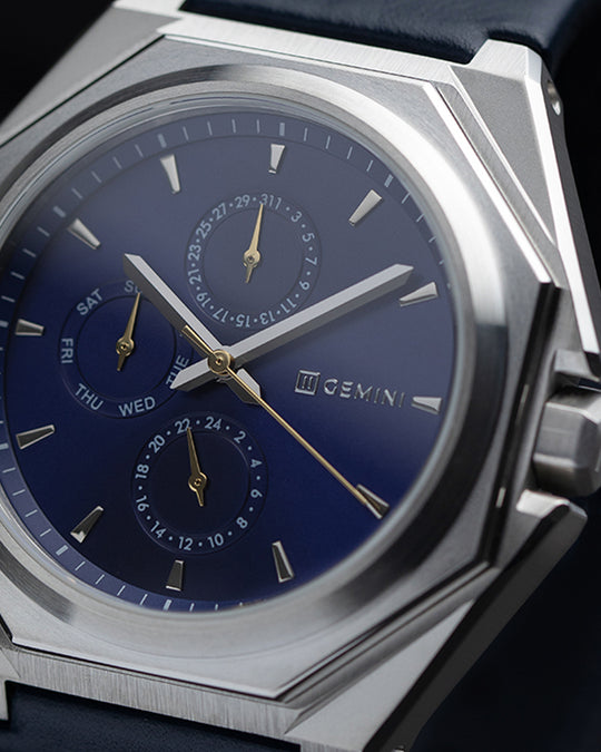 44mm Horloge met geperforeerde band uit Italiaans leer