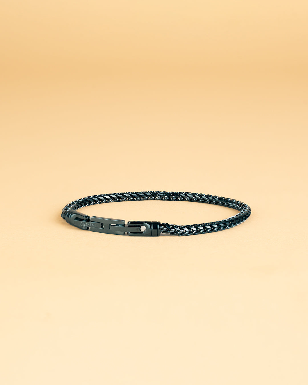 zmillennial ブレスレット Nexus Leather Bracelet, Black, Sterling Silver | Miansai