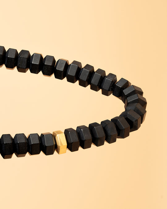 Exclusive bracelet with hand-cut black Agate stone and 18k gold plating
