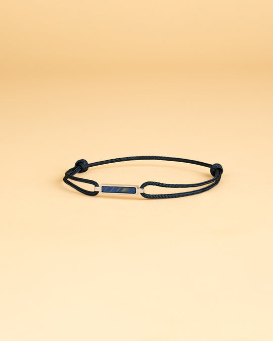 Black nylon bracelet with a carbon fiber element
