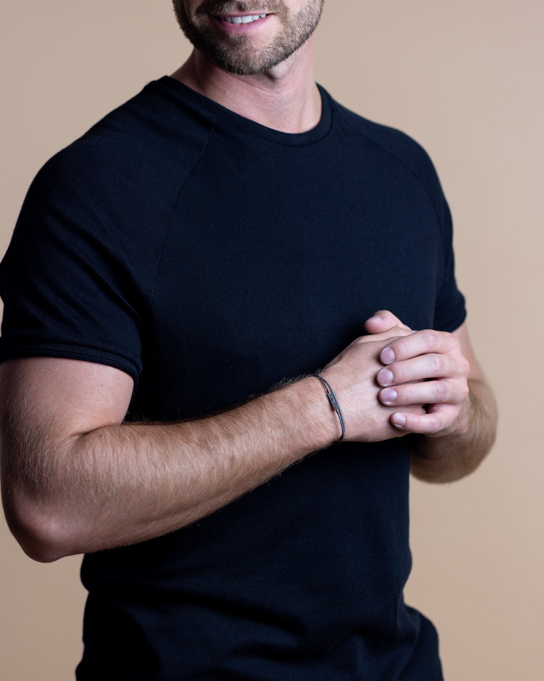 Grey nylon bracelet with a carbon fiber element