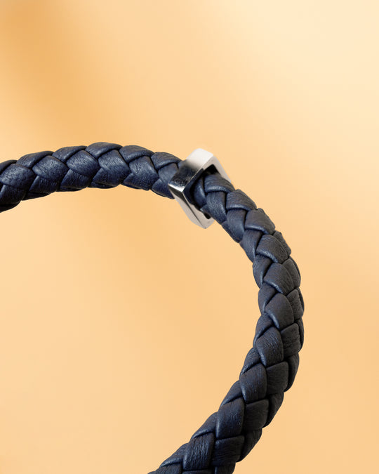 Single blue Italian nappa leather bracelet with silverplated finish