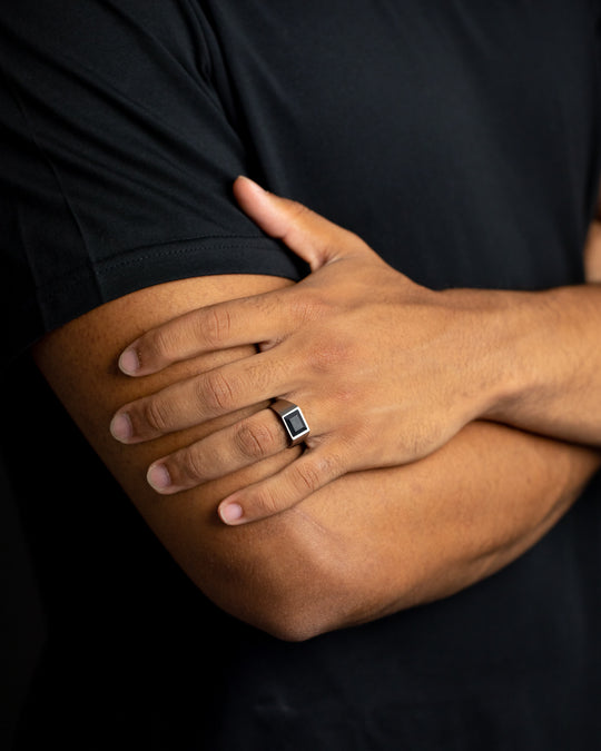 Titanium signet ring with black Agate stone