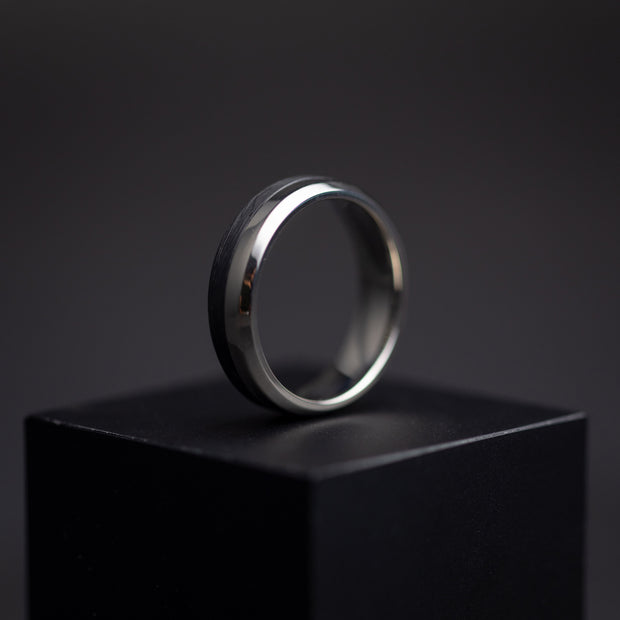 6mm Ring uit titanium en carbon