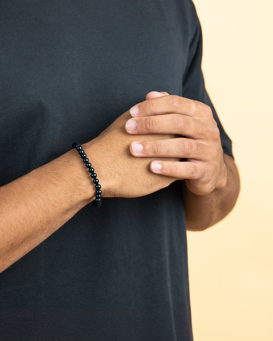 Bracelet with 6mm Onyx stone and black spacer
