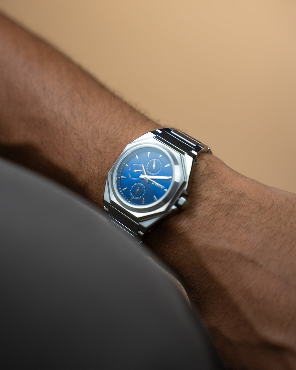 42mm full stainless steel watch with silver finish