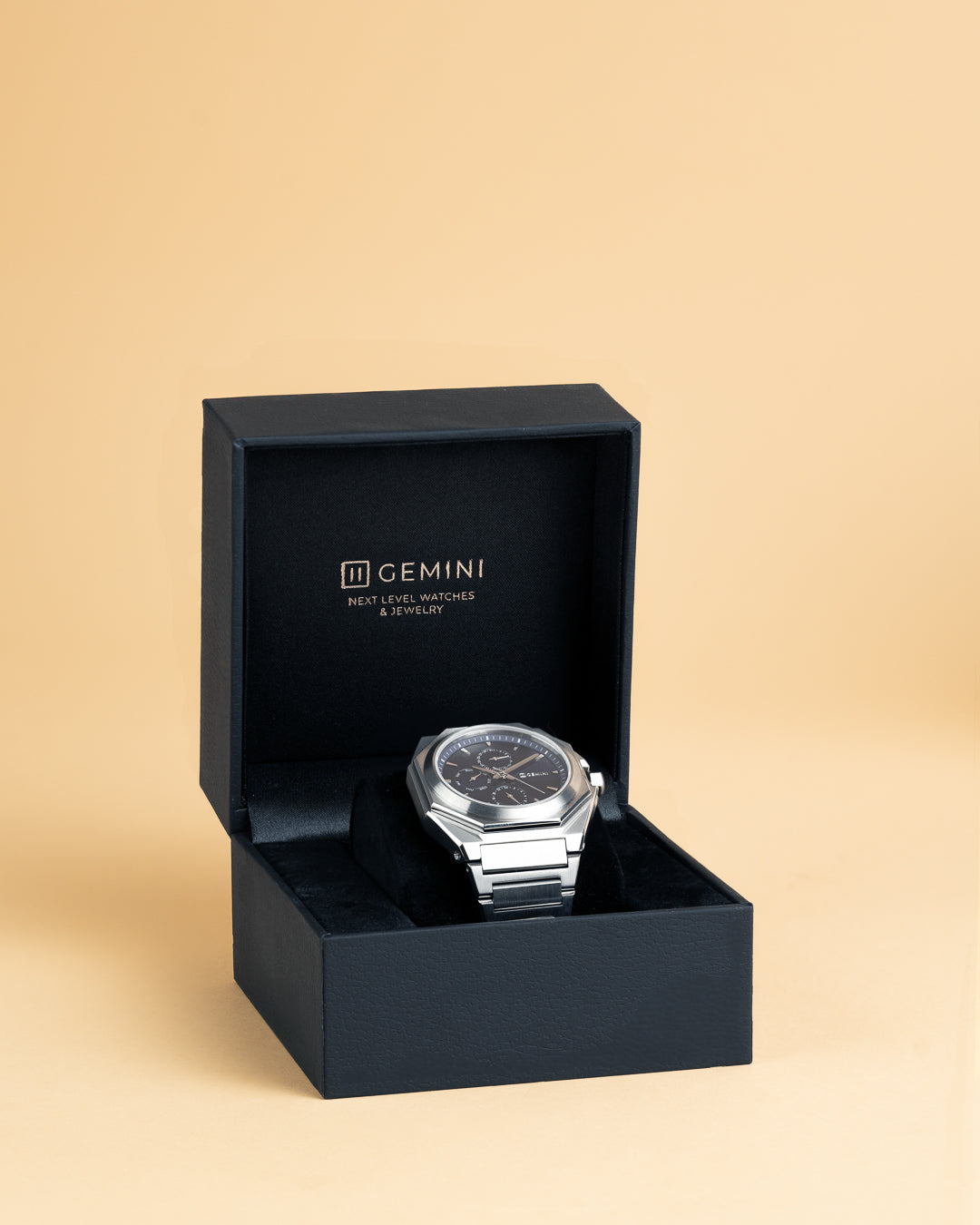 42mm full stainless steel watch with silver finish
