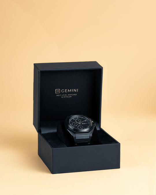 42 mm große Uhr aus Edelstahl mit schwarzem Finish