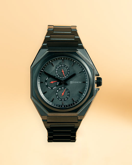 Limited Edition 44mm horloge met carbon wijzerplaat en zwarte afwerking