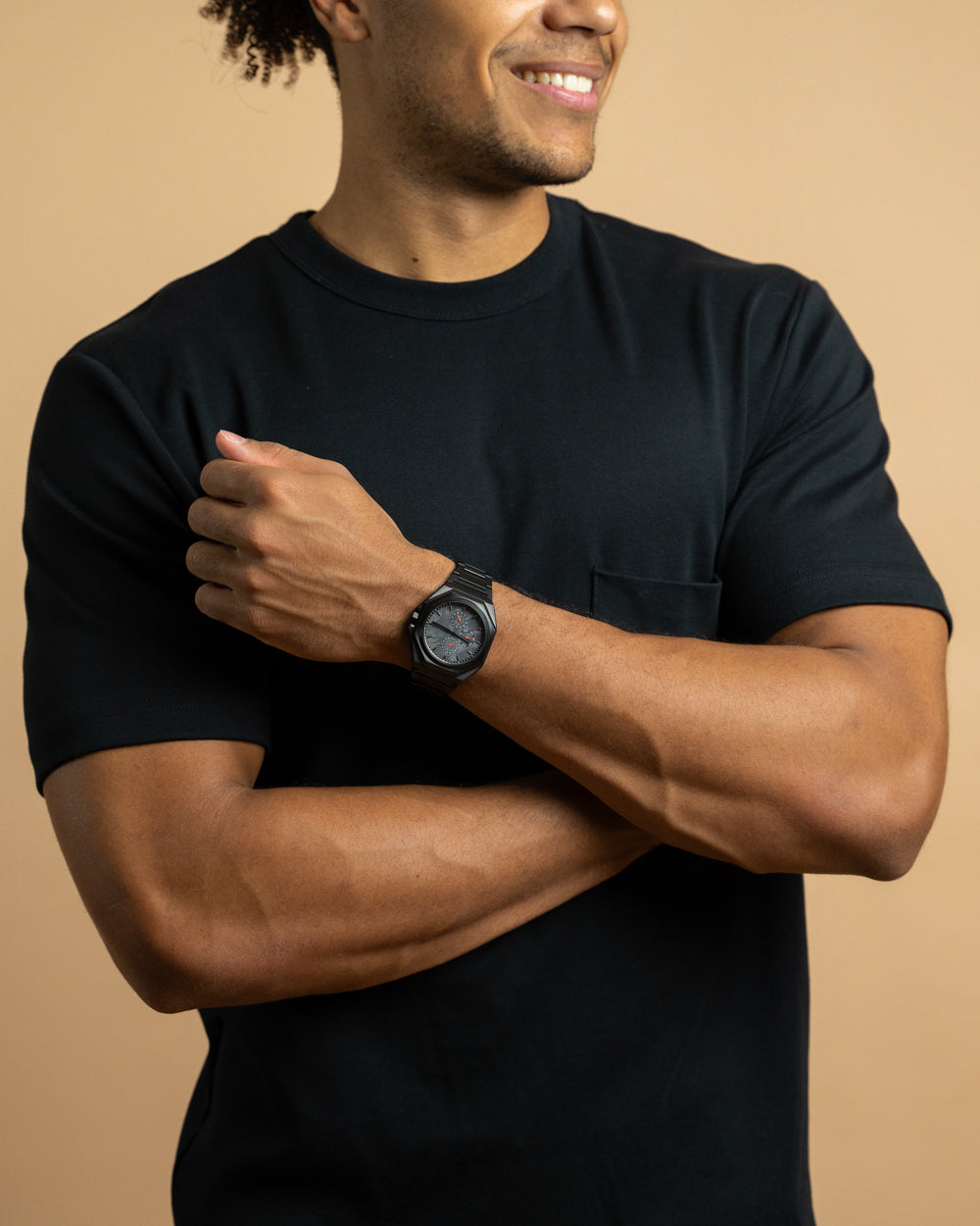 Limited Edition 44mm horloge met carbon wijzerplaat en zwarte afwerking