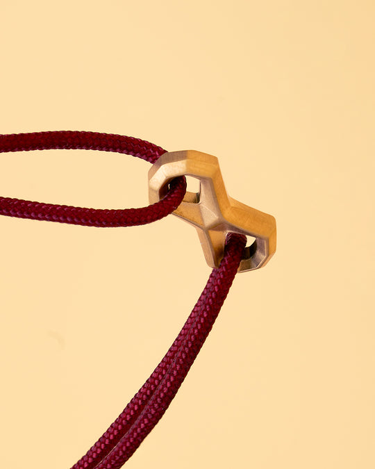 Bordeaux nylon armband met een titanium Infinity-teken