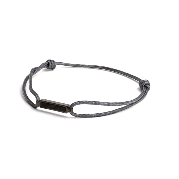 Bracelet en nylon gris de 1,5 mm avec un élément en fibre de carbone