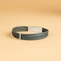 Bracelet en cuir nappa italien triple vert avec finition argentée