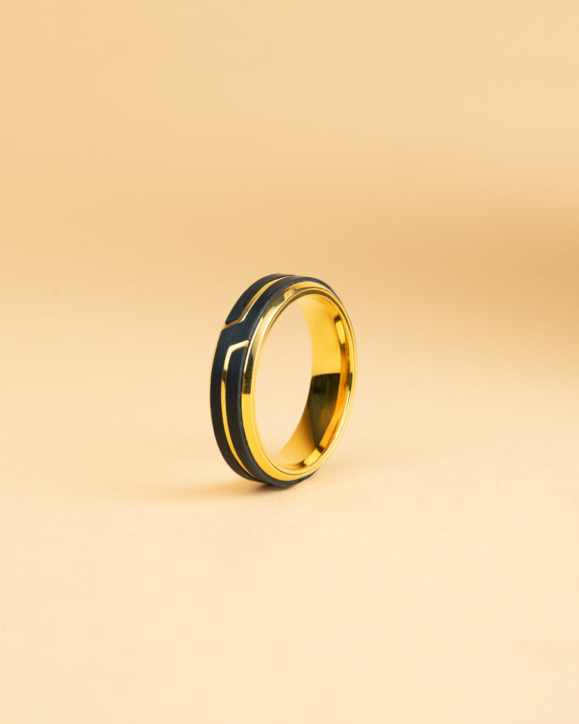 Gold-plated titanium ring with Forged Carbon finish – Gemini Official