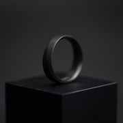 6 mm gedraaide volledig zwarte titanium ring