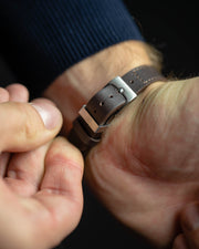 Bracelet en cuir 18 mm avec pierre de calcédoine ultra-rare