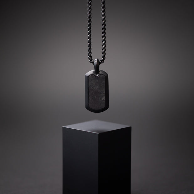 Volltitan-Halskette mit schwarzem Finish und Forged Carbon