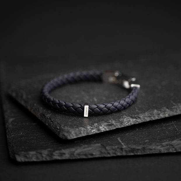 Bracelet simple en cuir nappa italien bleu avec finition argentée