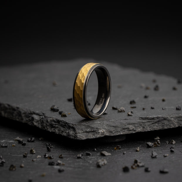 6 mm Titanring mit schwarzem und goldenem Finish