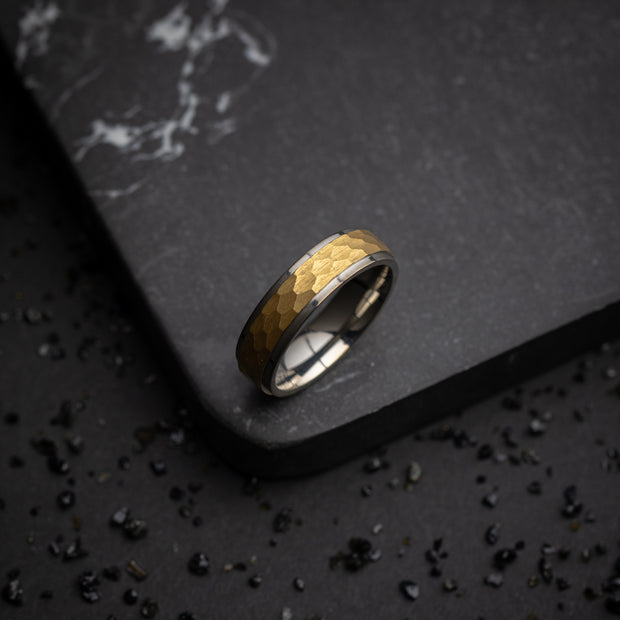 6 mm titanium ring met zilveren en gouden afwerking