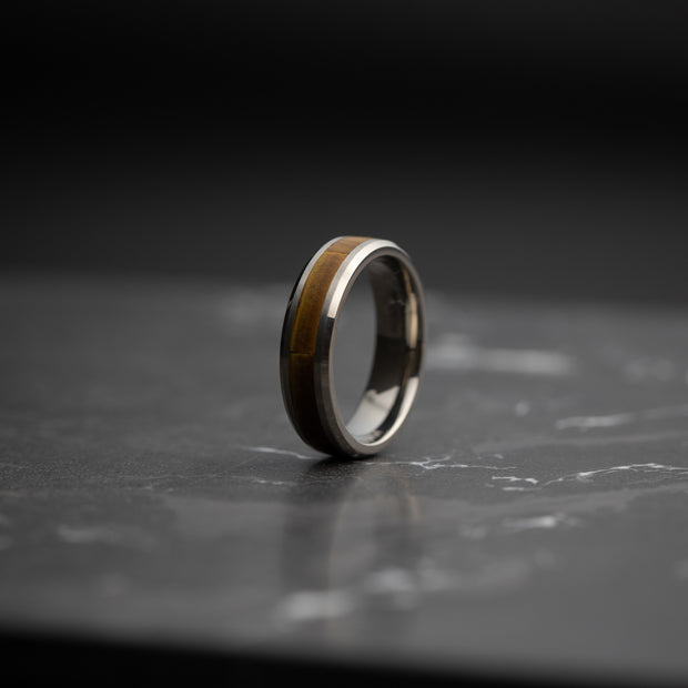 6mm Titanium ring met Tijgeroogsteen