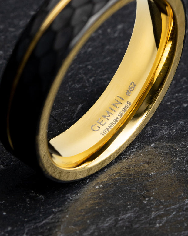 6 mm facettierter Volltitanring mit goldenem Finish