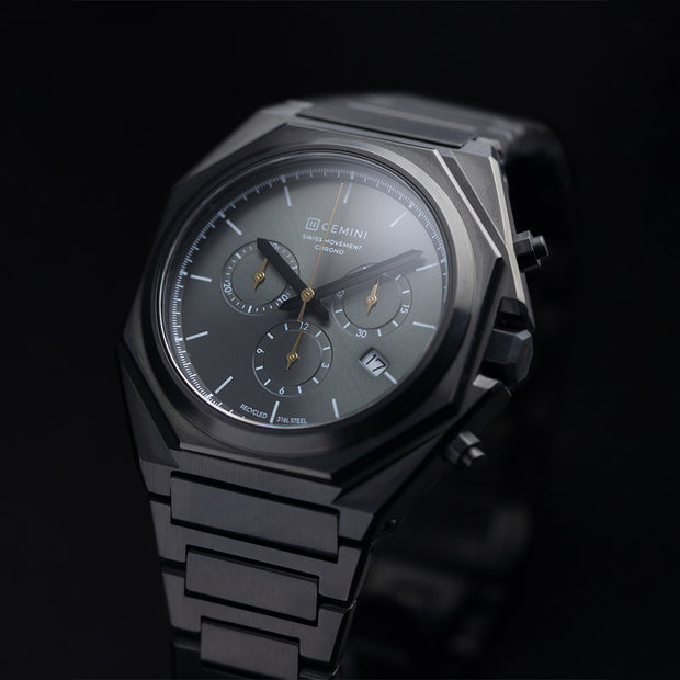 Montre chronographe suisse de 44 mm avec boîtier et bracelet noirs