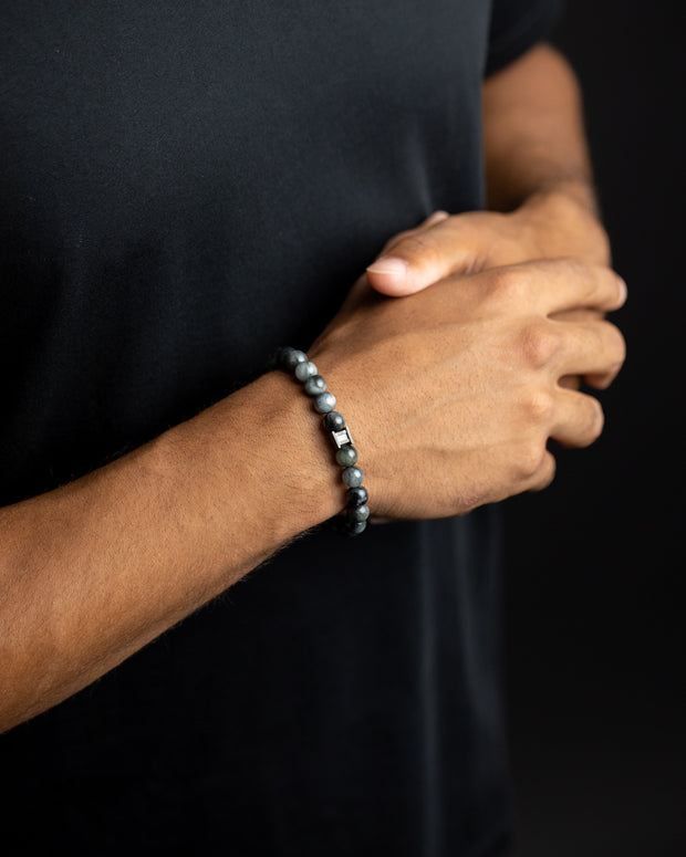 8mm Bracelet with Hawk Eye stone and black spacer