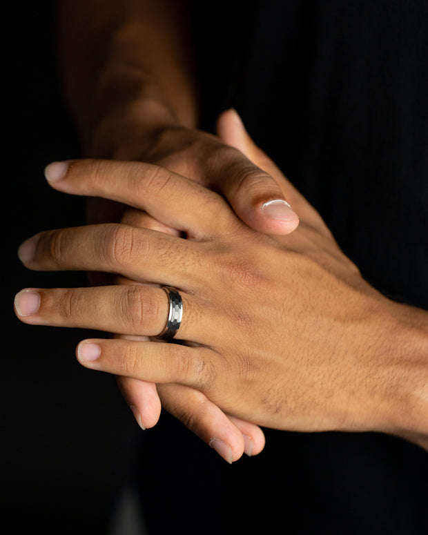 6mm Titanium ring with silver & black finish