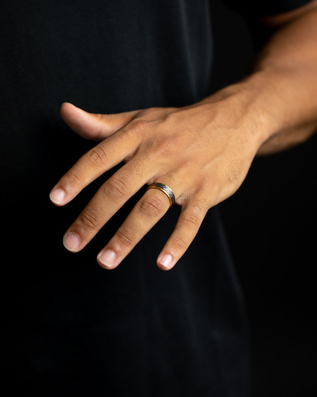 Bague en Titane de 6 mm avec finition dorée et noire
