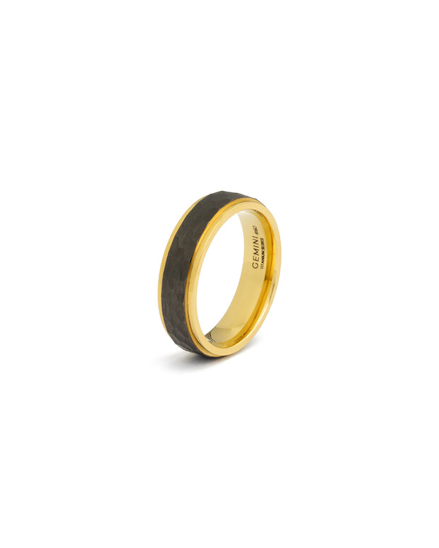 Bague en Titane de 6 mm avec finition dorée et noire