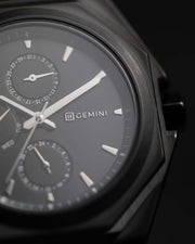 Montre de 42 mm avec finition noire