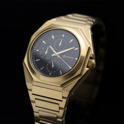 42 mm große Uhr aus Edelstahl mit goldenem Finish