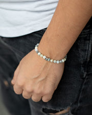 Bracelet avec pierre d'opale 6mm