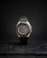 Limited Edition 44mm horloge met carbon wijzerplaat en gouden afwerking