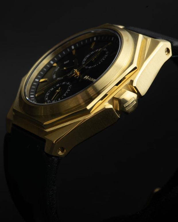 Montre en acier doré de 42 mm avec bracelet en cuir italien